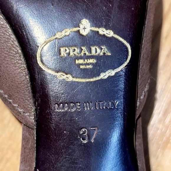 Vintage Prada Kitten Heels | Brown Leather Pointed Toe with Gold Snake Buckle - Picture 7 of 10